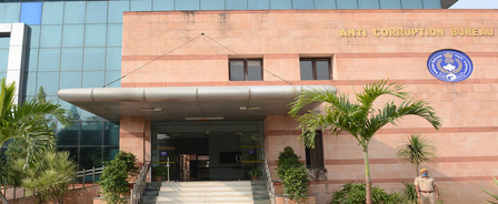 Rajasthan ACB arrests patwari taking bribe in land mutation case