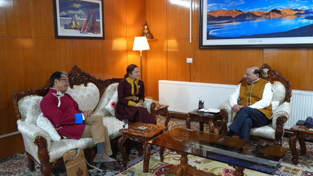 Ladakh L-G meets Sonam Wangchuk, cautions him not to vitiate dialogue with Centre