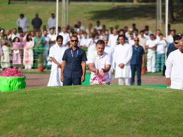 Rahul Gandhi, Kharge pay homage to India’s first PM Jawaharlal Nehru on his death anniversary
