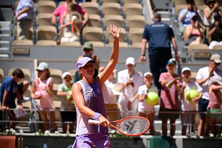 French Open: Iga Swiatek reaches third round; likely to run into Ostapenko next