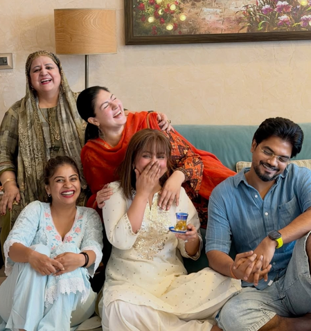 Hina Khan celebrates Eid with husband Rocky Jaiswal & mother, shares candid moments