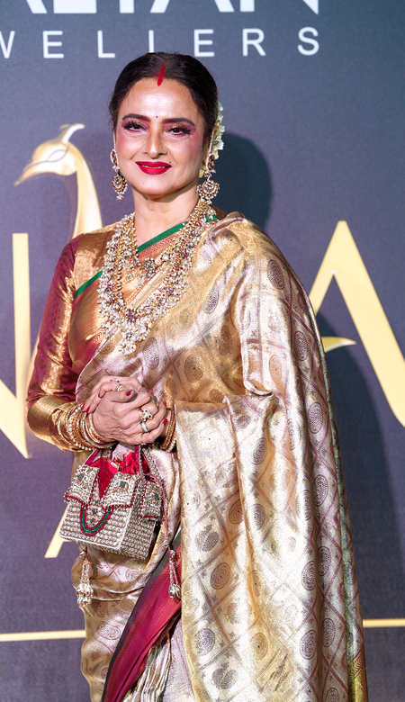 When Rekha recalled how she won over a crazy fan