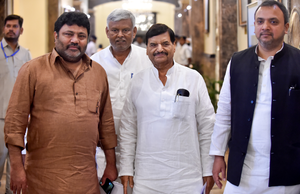 Samajwadi Party hits back at Keshav Prasad Maurya, O.P. Rajbhar over ‘split’ claims