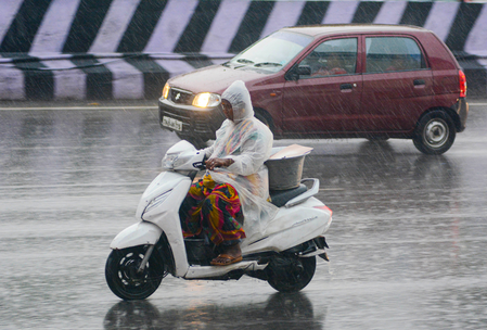 Moderate rain, strong winds likely across TN for three days; Chennai may get thunder showers