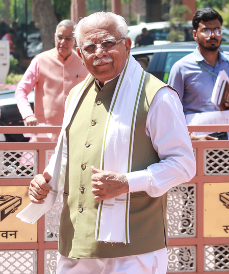 Manohar Lal urges officials to realise PM Modi’s vision