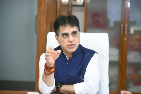 Gujarat govt reviews statewide expansion of cardiac care
