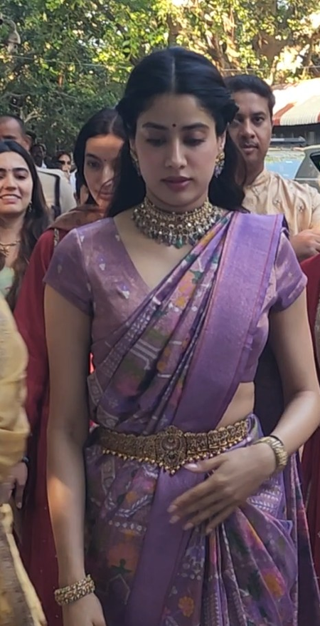 Janhvi Kapoor seeks divine blessings at Srivari Temple on ‘Peddi’ release