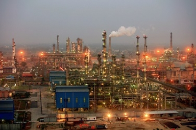 All refineries operating at high capacity with adequate crude inventories: Govt