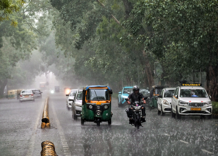 Yellow alert in Delhi-NCR: Thunderstorms, rain likely; pleasant weather expected tomorrow