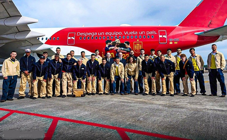 Spain flies off for World Cup after friendly gives few answers to coach De la Fuente’s plans