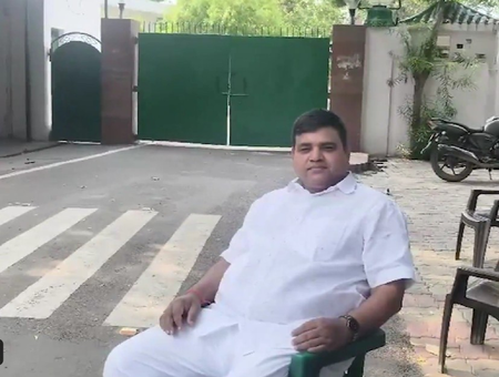 RJD protests security reduction of Lalu Yadav, Rabri Devi, calls it ‘revenge-driven politics’ (Lead)