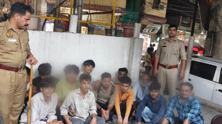 Noida police take action against 366 for public drinking