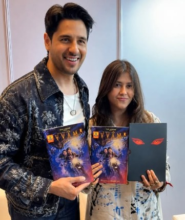 Sidharth Malhotra sends love and hugs to Ekta Kapoor on her birthday