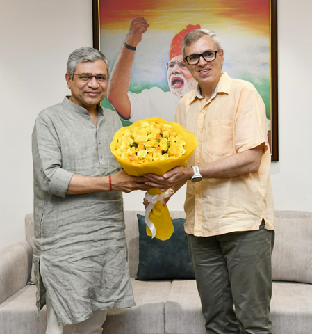 Omar Abdullah meets Railway Minister, seeks enhanced rail connectivity for J&K
