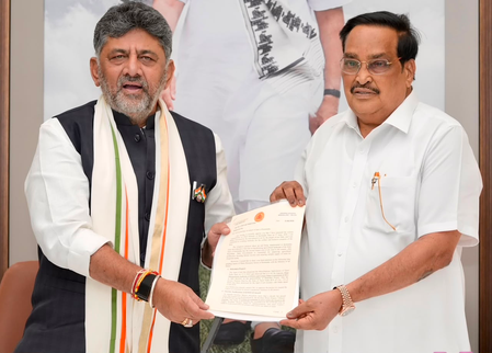 CM Shivakumar meets Jal Shakti Minister, seeks clearance for Mekedatu Project