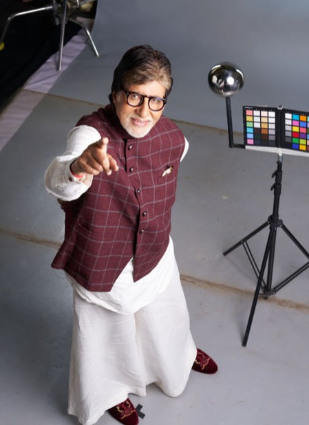 Big B packs up workday with 12 short films, 2 still shoots: Work is work