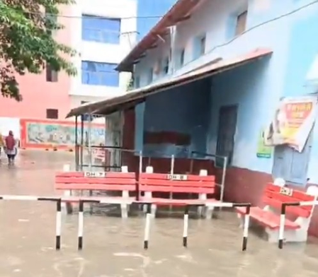 Bihar: Sasaram Sadar Hospital floods after one hour of rain, triggers criticism