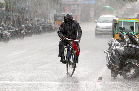 Heavy rain forecast for TN delta districts today; Chennai temperature likely to touch 39 degrees