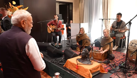 PM Modi welcomed with soulful cultural presentation by Slovak musical group