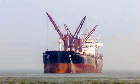 India-bound LNG carrier sails safely out of Hormuz