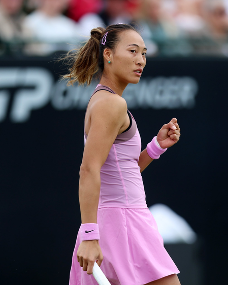Nottingham Open: Zheng Qinwen rallies past Sakkari for first grass-court win of season
