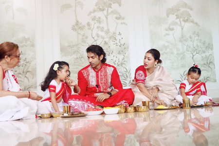 Gurmeet Choudhary & Debinna Bonnerjee enjoy family time during Jamai Shosthi