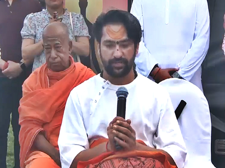 From Sri Lanka, Bageshwar Dham seer Dhirendra Shastri calls yoga a bridge for humanity