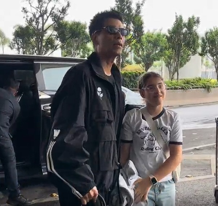 Karan Johar jets off for holiday with kids Yash and Roohi