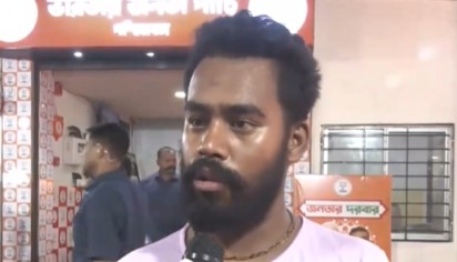 Doctors advised liver transplant, I have no money left, says father of sick child at Bengal CM’s Janata Darbar