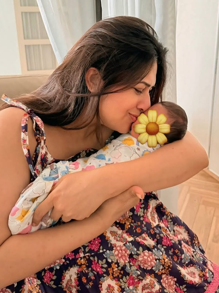 Divyanka Tripathi celebrates one month of ‘toofaani entry’ of her twin baby boys