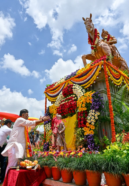 Karnataka govt celebrates Kempegowda Jayanti; CM Shivakumar launches 15-lakh sapling plantation drive