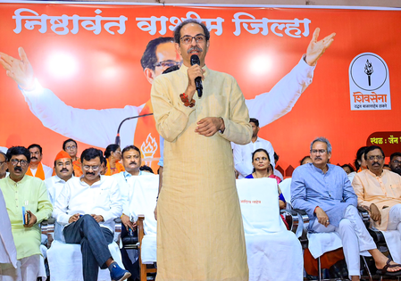 Split 3.0 looms as Uddhav Thackeray battles for Sena
