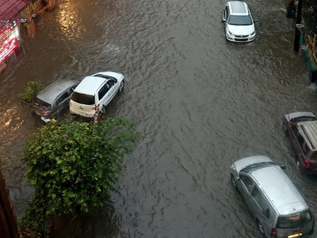 Heavy rain disrupts normal life in north Bengal, red alert issued in several districts