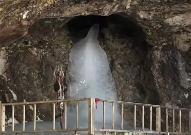 ‘Pratham Puja’ held inside Amarnath cave shrine, marks ceremonial start of SANJY-2026
