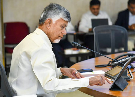 Chandrababu Naidu urges farmers to overcome challenges posed by El Nino