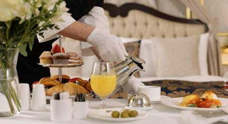 FDA suspends licences of 6 eateries in Maharashtra for unhygienic kitchens, expired food