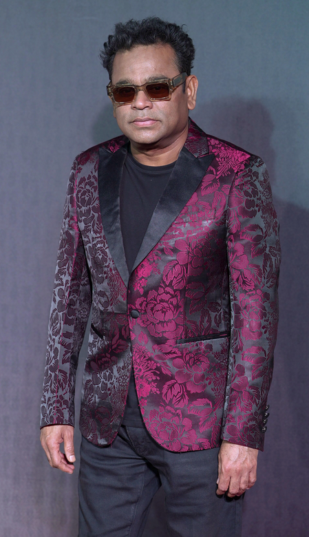 AR Rahman asks ‘bro’ Sonu Nigam ‘how can you sound so romantic?’