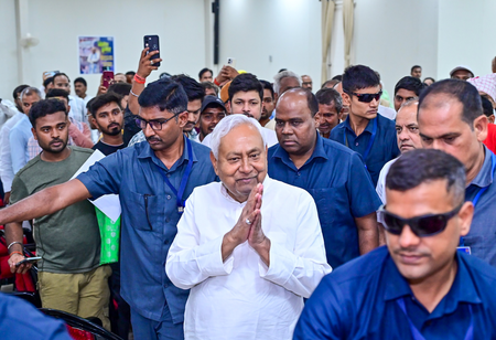 Nitish Kumar makes surprise visit to JD(U) headquarters; reviews public grievance cell