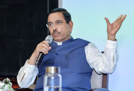 Bidadi women farmers thrashing officials is warning for K’taka govt: Pralhad Joshi