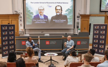 At London School of Economics, Acharya Prashant and Prof Jonathan Birch discuss the frontiers of sentience