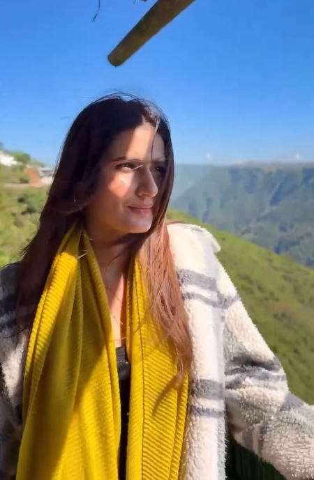 Fatima Sana embraces her inner child during shoot in the hills