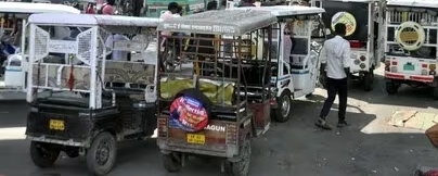 Govt asks app stores to remove BAT-BMS over e-rickshaw battery security