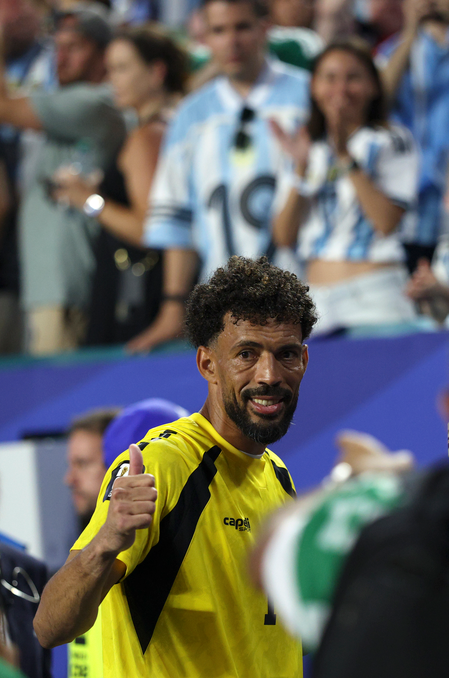 World Cup hero Vozinha set for Colo Colo move after agreement reached