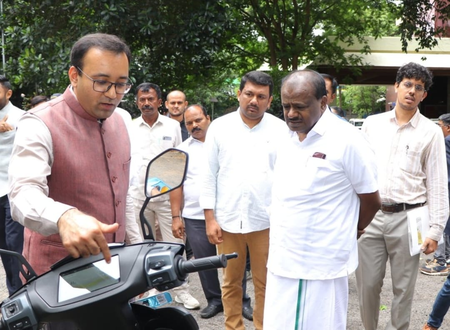 Kumaraswamy assures support to build robust & globally competitive EV ecosystem in Bengaluru