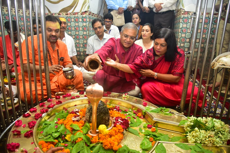 CEC Gyanesh Kumar offers prayers at Shri Omkareshwar Jyotirlinga in MP