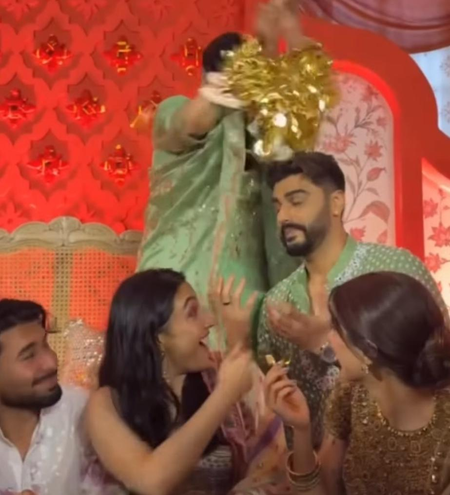 Arjun Kapoor elated as Anshula Kapoor’s wedding ‘kaleeras’ fall on him, Khushi Kapoor seen overjoyed