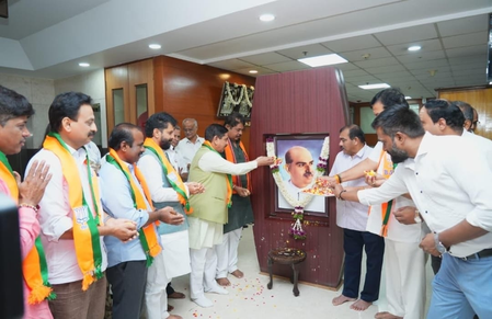 K’taka BJP pays tribute to Syama Prasad Mookerjee; Kumaraswamy says he dedicated his life to Bharat