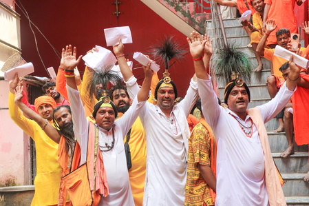 Amarnath Yatra: Over 1 lakh pilgrims pay obeisance at holy shrine in 5 days