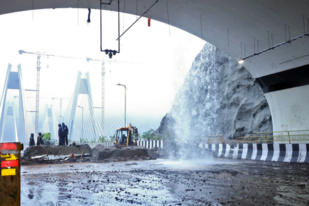 Pandit Nehru is responsible for landslide on Missing Link: MNS mocks Mahayuti govt