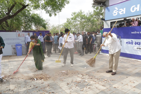 Gujarat health facilities undergo major clean-up, clearing more than 5.14 lakh unusable items